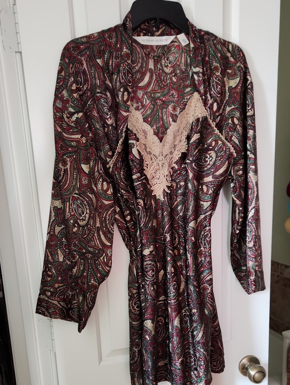 VS Robe & Nightgown. Super Soft Satin, Bronze, Paisley, Pink Heart Label.
